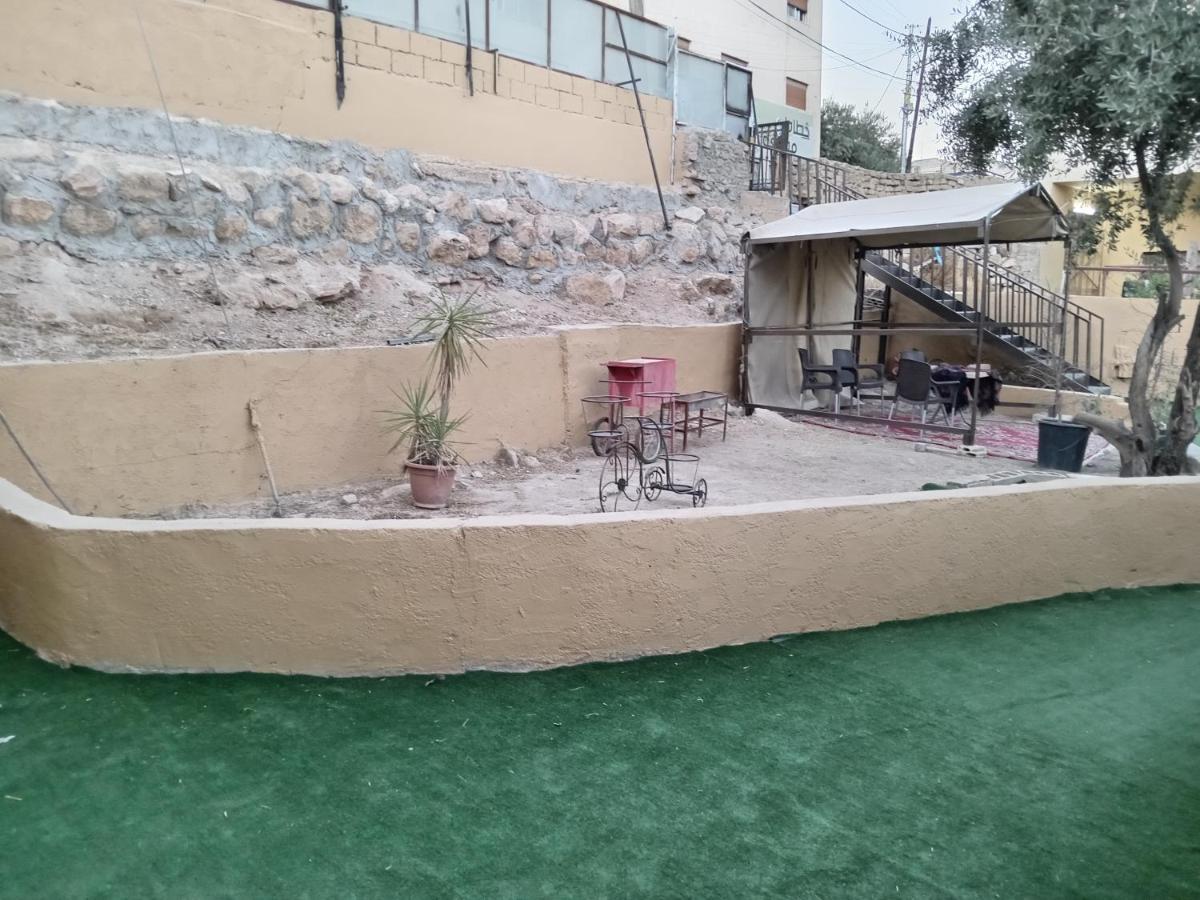 Emile Altwal Madaba Hotel Buitenkant foto