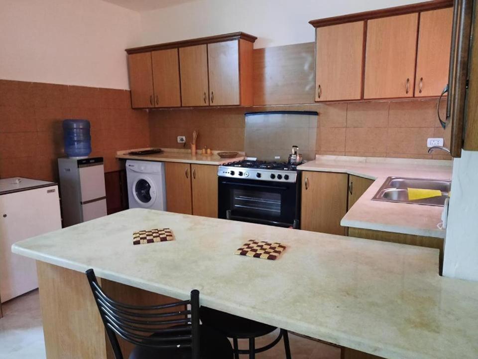 Emile Altwal Madaba Hotel Buitenkant foto