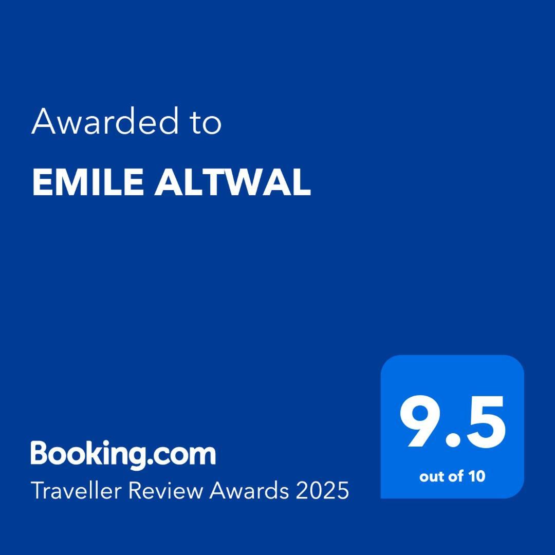 Emile Altwal Madaba Hotel Buitenkant foto